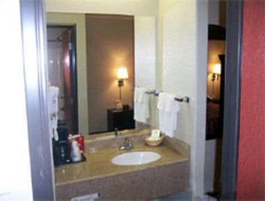Days Inn By Wyndham Galliano La Bagian luar foto